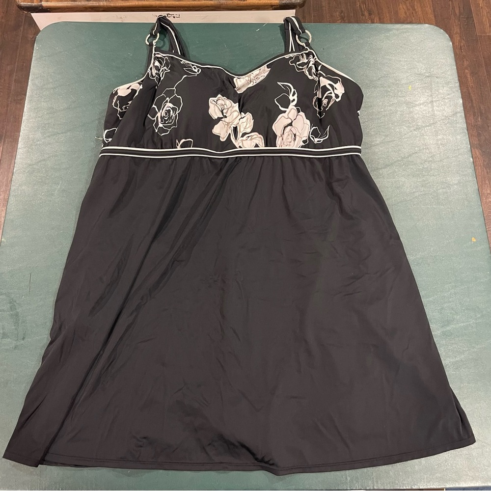 Plus size one piece swim suit by Avenue size 26W